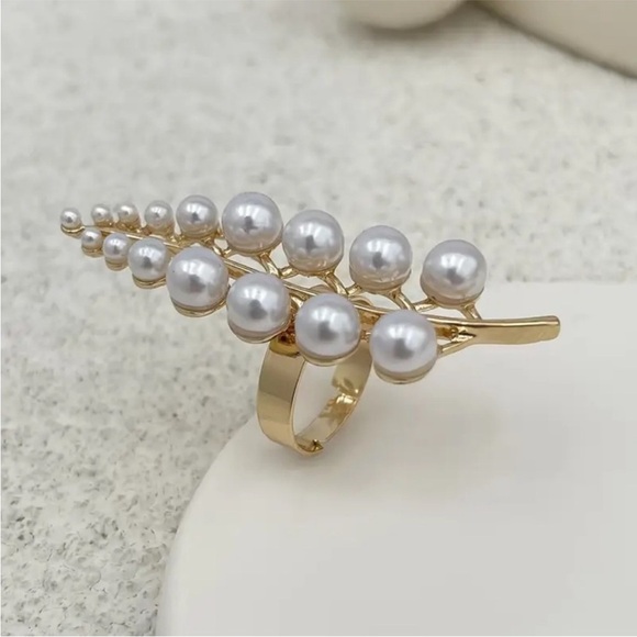 Gold Long Shell Pearl Leaf Adjustable Ring - Picture 3 of 6